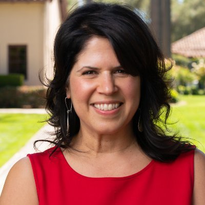 Dr. Anna Sampaio