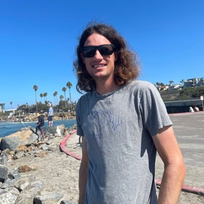 Jesse Sadler - @vivalosburros@hachyderm.io